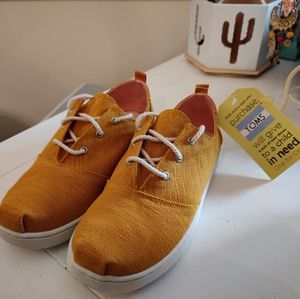 Women's Toms